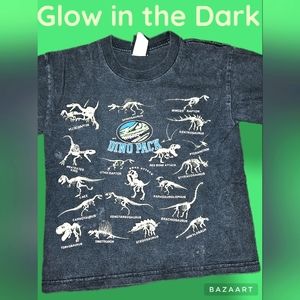 ‼️  Near vintage Dinosaur skeleton